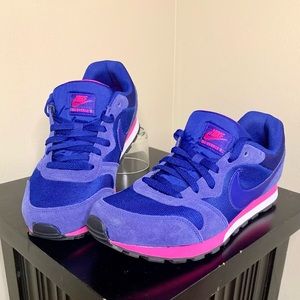 Nike MD Runner 2 Navy Blue/Pink/White sz 9.5